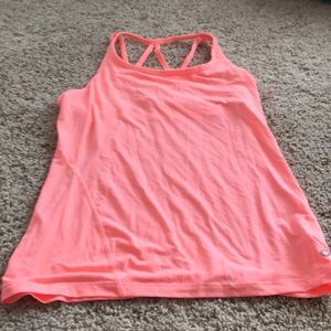 GapFit Breathe Strappy Sheld Tank Top